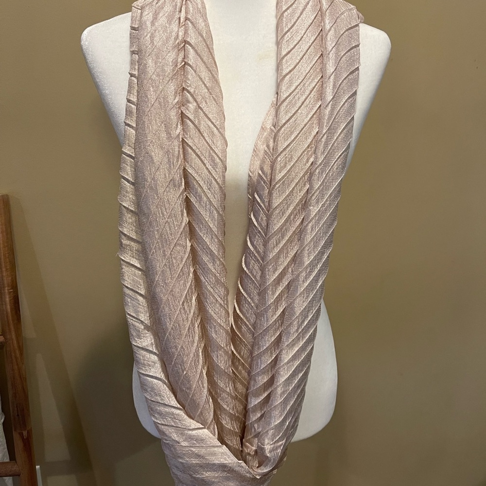 Scarf 🧣 - Picture 2 of 2